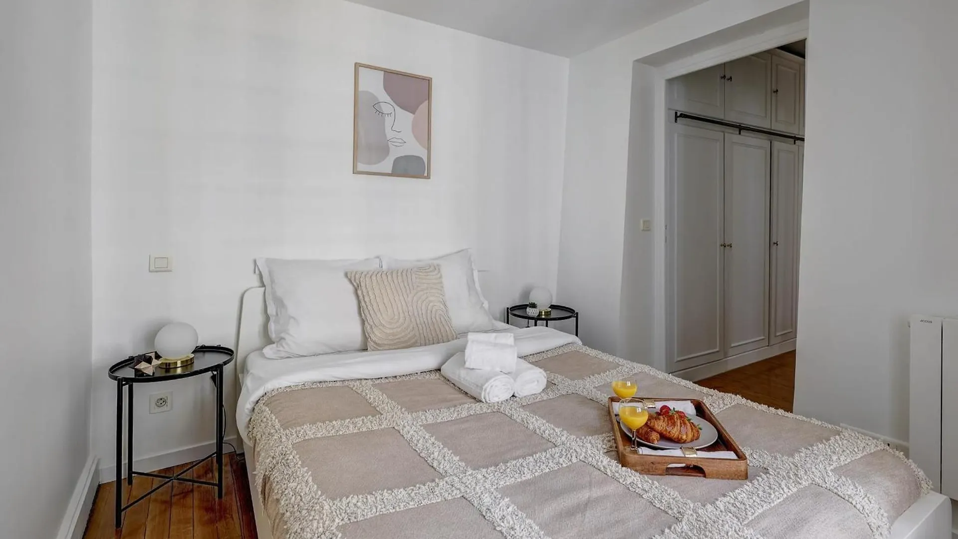 Champs-elysees - 2br With Balcony - Cityapartmentstay Apartment *