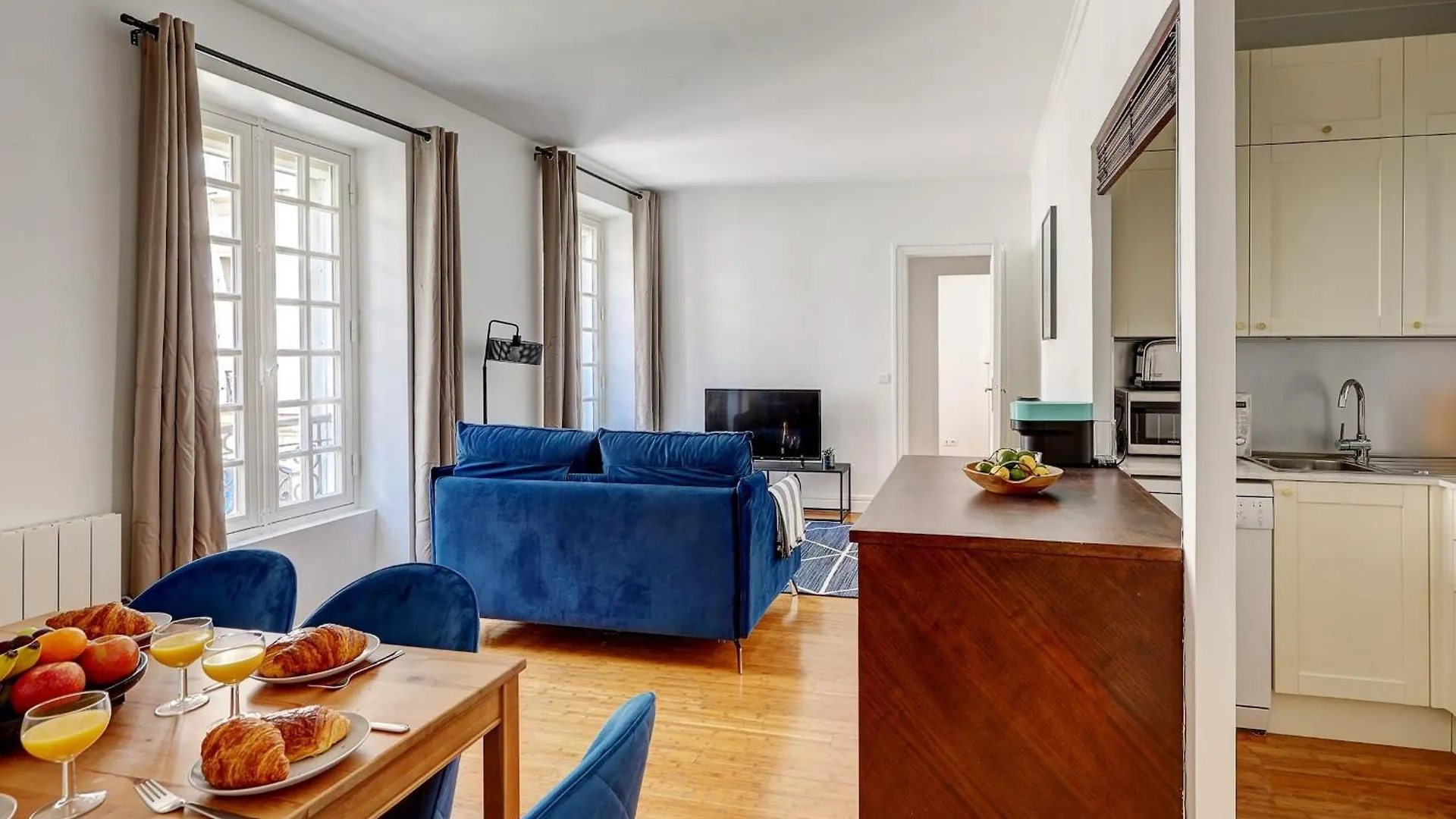 Champs-elysees - 2br With Balcony - Cityapartmentstay Apartment Paris
