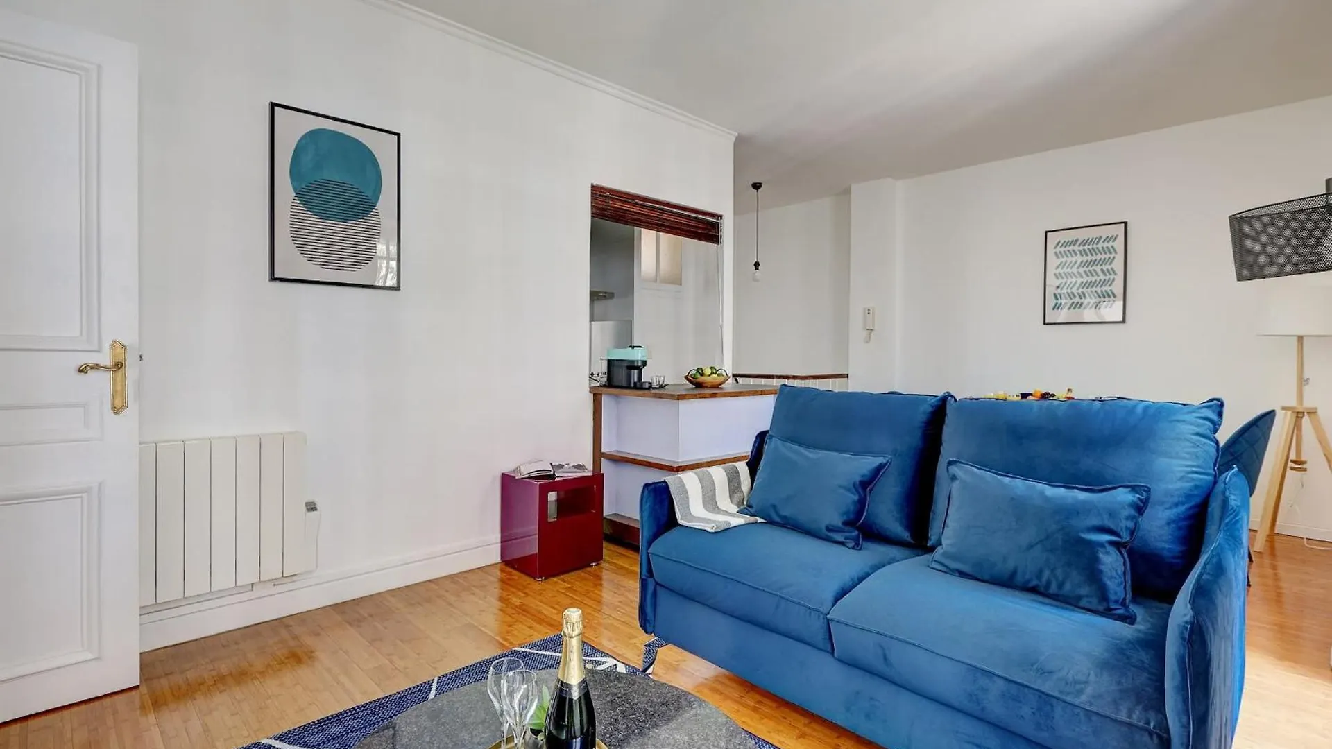 Daire Champs-elysees - 2br With Balcony - Cityapartmentstay *