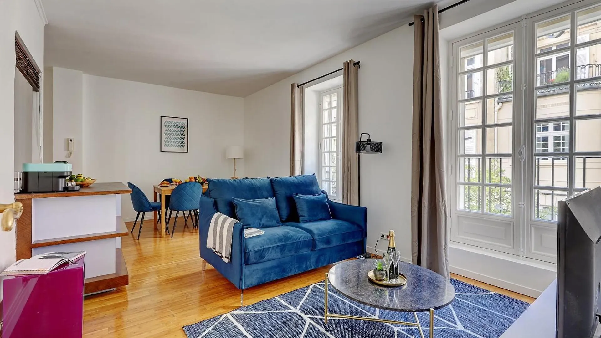 Champs-elysees - 2br With Balcony - Cityapartmentstay Apartment